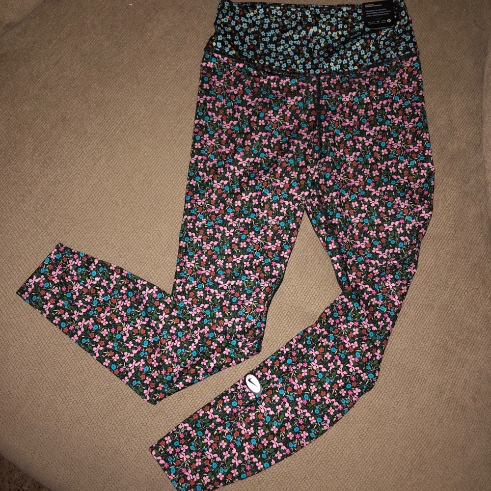 Nike floral workout leggings NWT